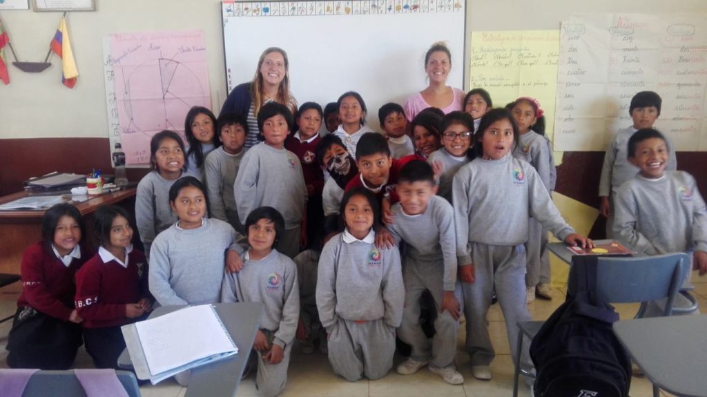 Sorelle Cavalletti un anno in giro per il mondo - Ecuador Escuela Katitawa