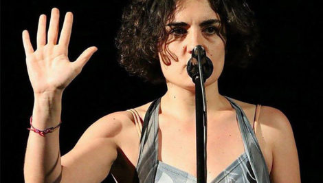Eugenia Giancaspro il linguaggio dei segni per integrazione tra non udenti e migranti Slam Poetry poesia Lis