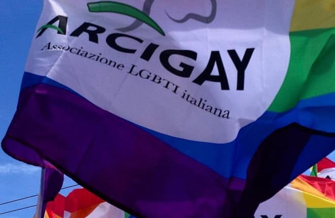 17 maggio, giornata contro l'omobitransfobia Non restare indifferente LGBTI