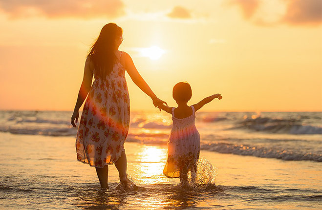 I tuoi figli non sono figli tuoi, le rime di Gibran dedicate ai genitori