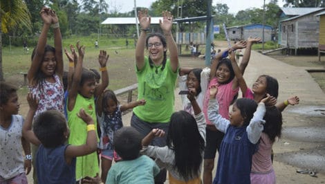 Giovani e Missioni intervista a una ragazza a Santa Rita do Weil in Amazonas Brasile