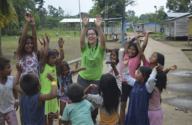 Giovani e Missioni intervista a una ragazza a Santa Rita do Weil in Amazonas Brasile