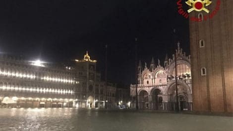 venezia allEmergenza alluvione a Venezia: 400 sono gli interventi effettuati dai 160 Vigili del fuoco al lavorouvione novembre 2019 vigili del fuoco