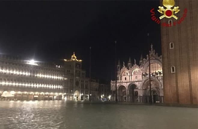 venezia allEmergenza alluvione a Venezia: 400 sono gli interventi effettuati dai 160 Vigili del fuoco al lavorouvione novembre 2019 vigili del fuoco