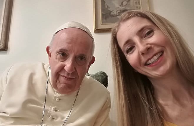 Simona e Claudio a tu per tu con Papa Francesco Simona Anedda