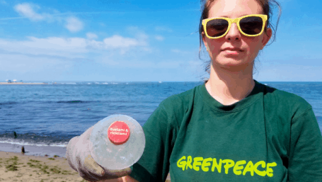 Plastic Radar Greenpeace riparte per segnalare i rifiuti che inquinano spiaggie, mari e laghi